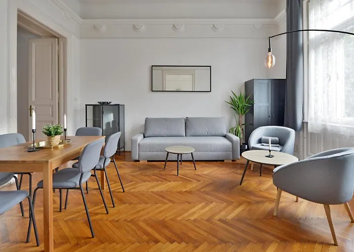 Buda House 9 *
